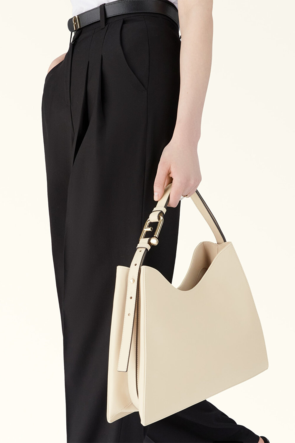 WB01246 FURLA NUVOLA L HOBO