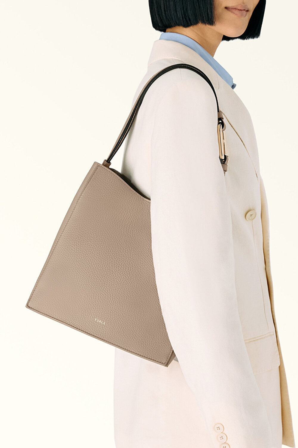 WB01338 FURLA NUVOLA S BUCKET BAG 25.5