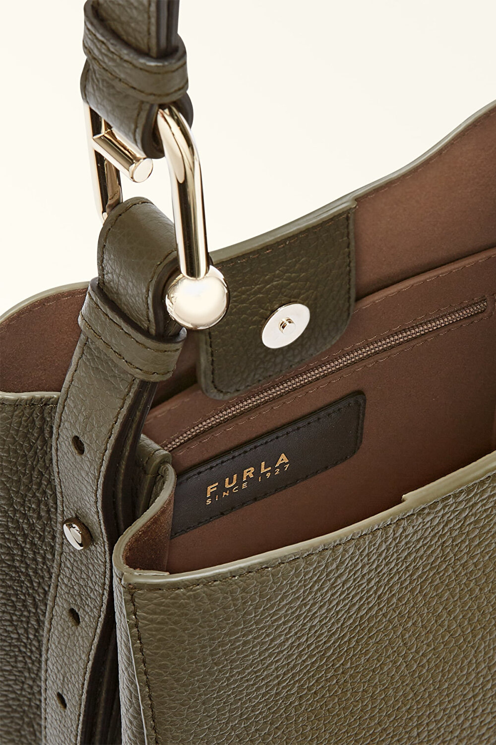 WB01373 FURLA NUVOLA MINI BUCKET BAG 2