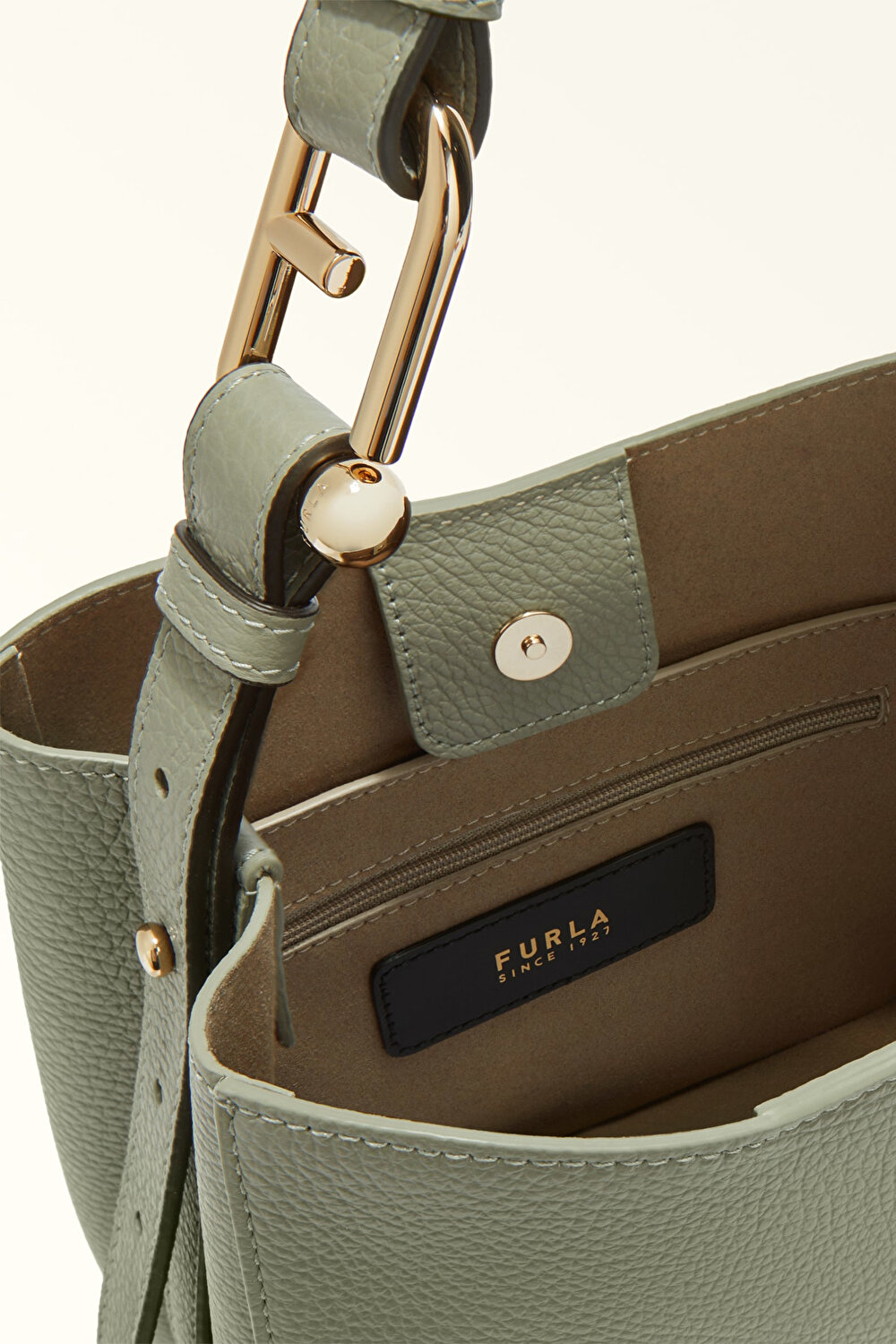 WB01373 FURLA NUVOLA MINI BUCKET BAG 2