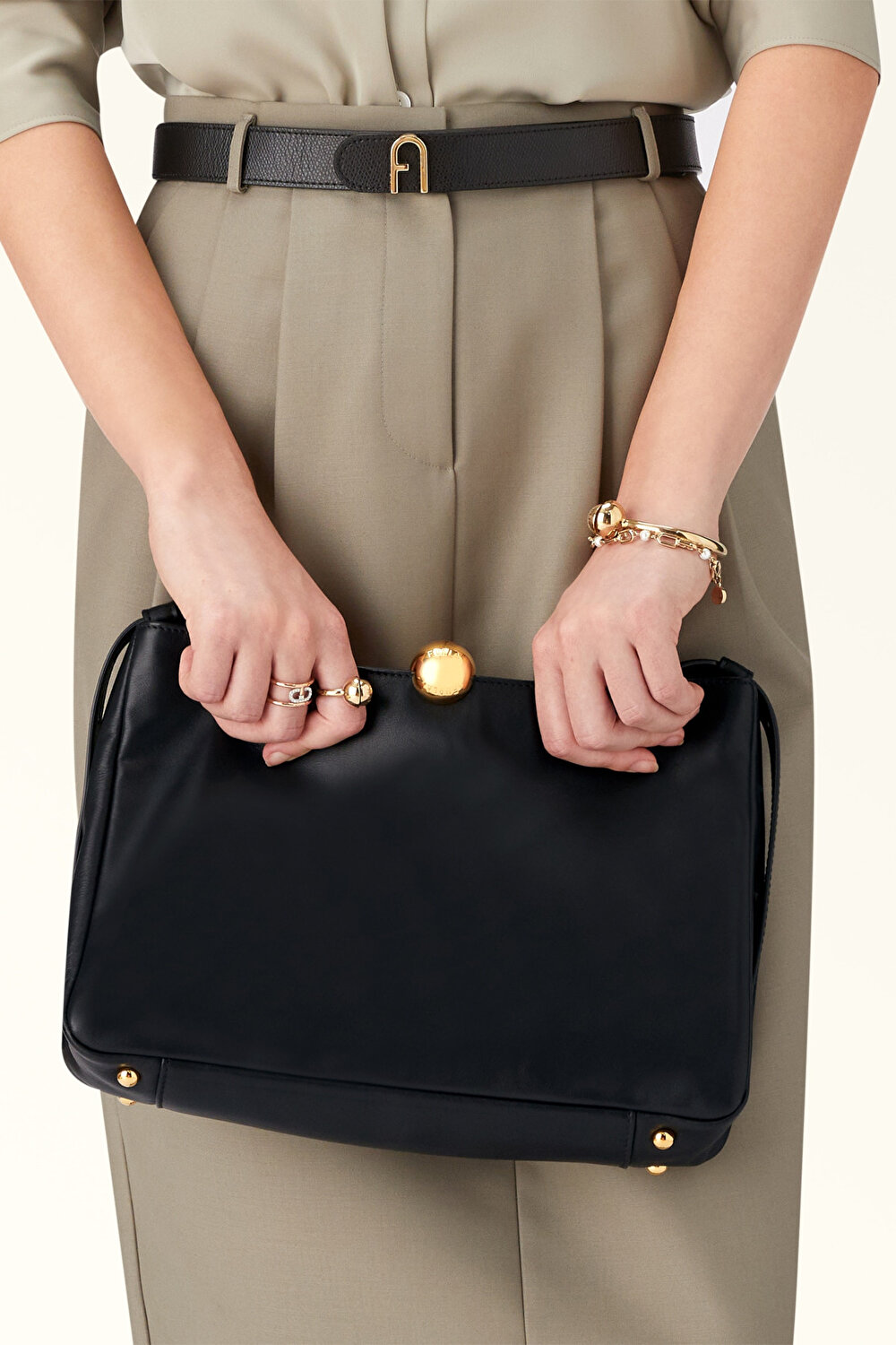 WB01403 FURLA SFERA SOFT M SHOULDER BA