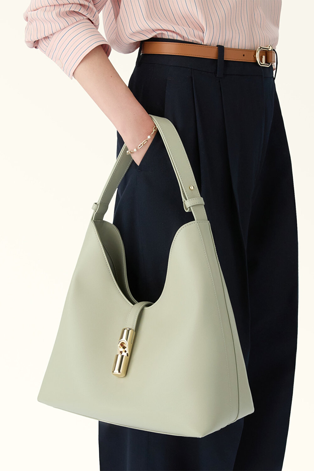 WB01499 FURLA GOCCIA M HOBO