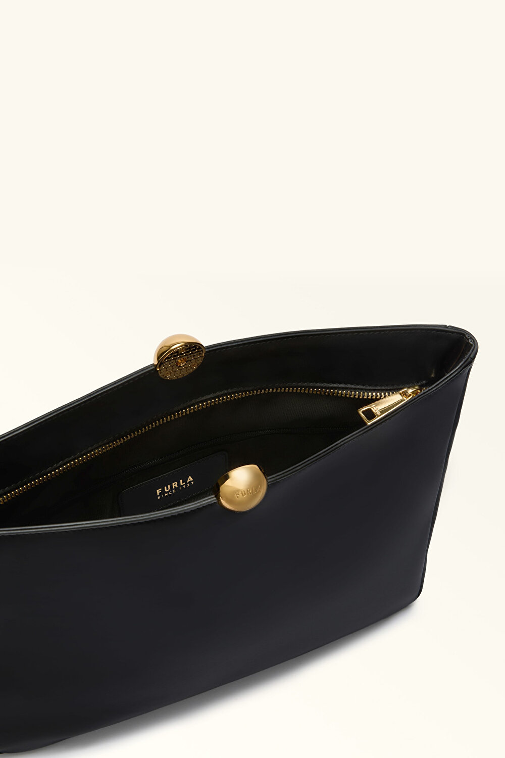WB01661 FURLA SFERA SOFT M CLUTCH