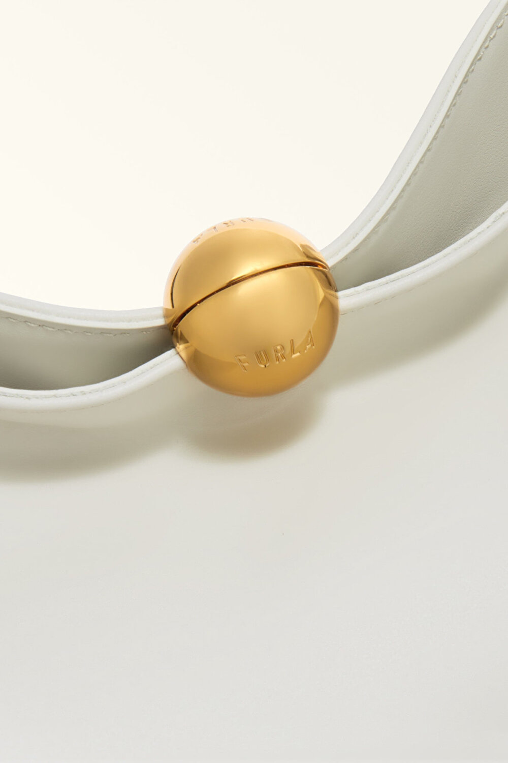 WB01691 FURLA SFERA SOFT M BUCKET BAG