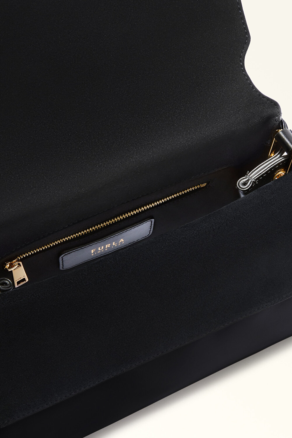 WB01862 FURLA DOMUS S SHOULDER BAG 27