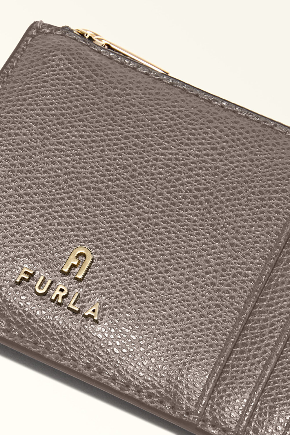 WP00310 FURLA CAMELIA M ZIPPED CARD CA