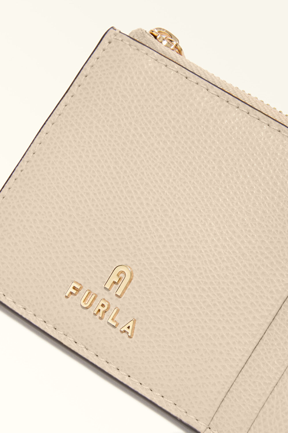 WP00310 FURLA CAMELIA M ZIPPED CARD CA