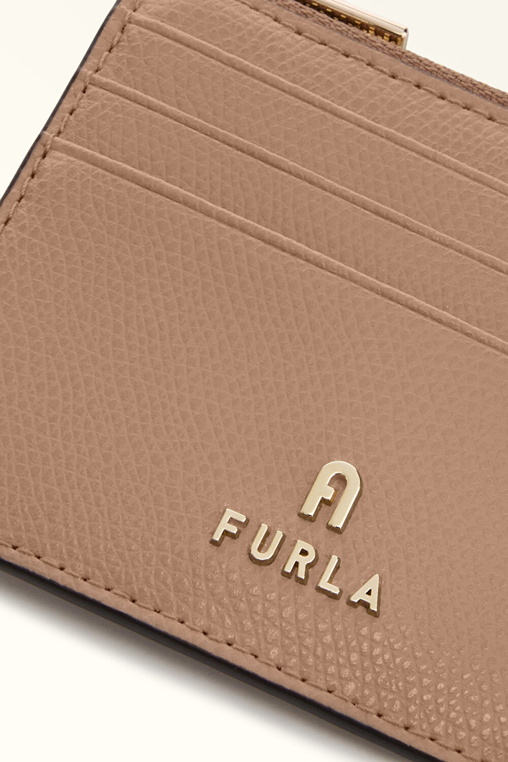 WP00388 FURLA CAMELIA S ZIPPED CARD CA