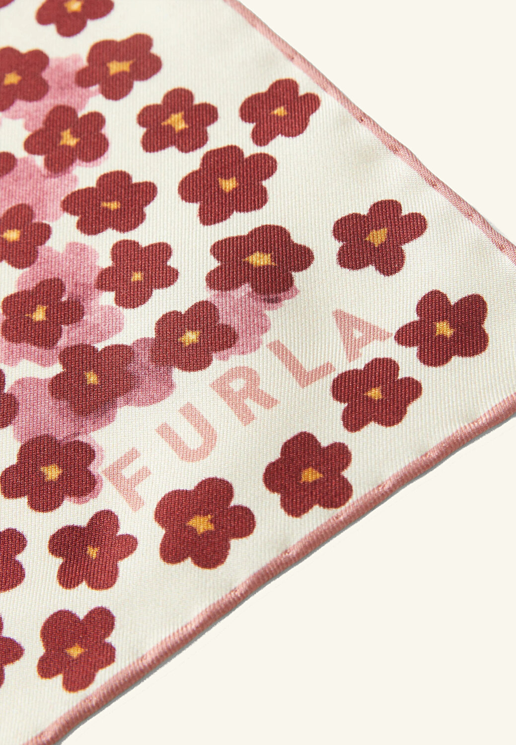 WT00099 FURLA DAISY CARRE' 70X70