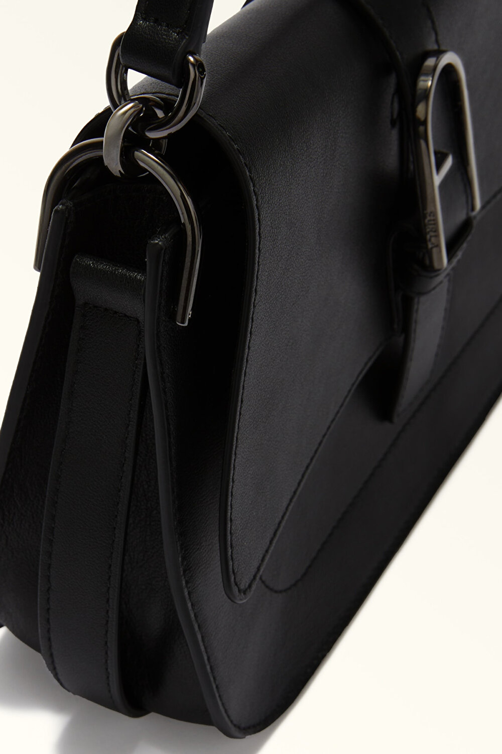 WB00996 FURLA FLOW M TOP HANDLE