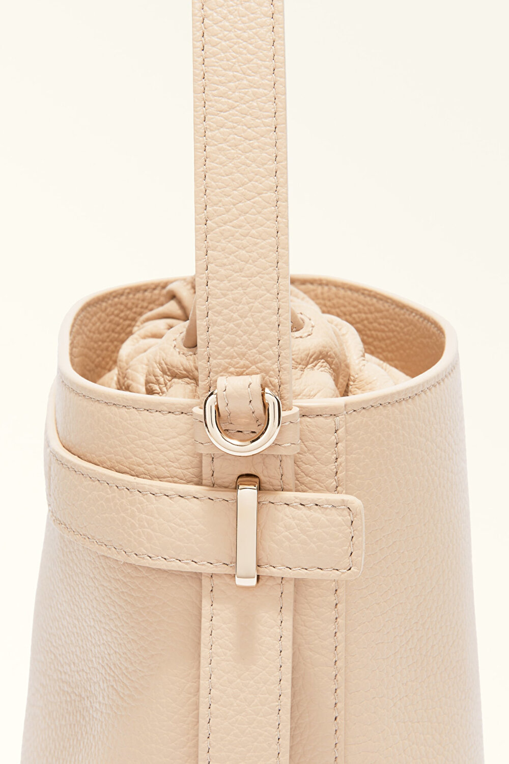 WB01131 FURLA GIOVE MINI BUCKET BAG