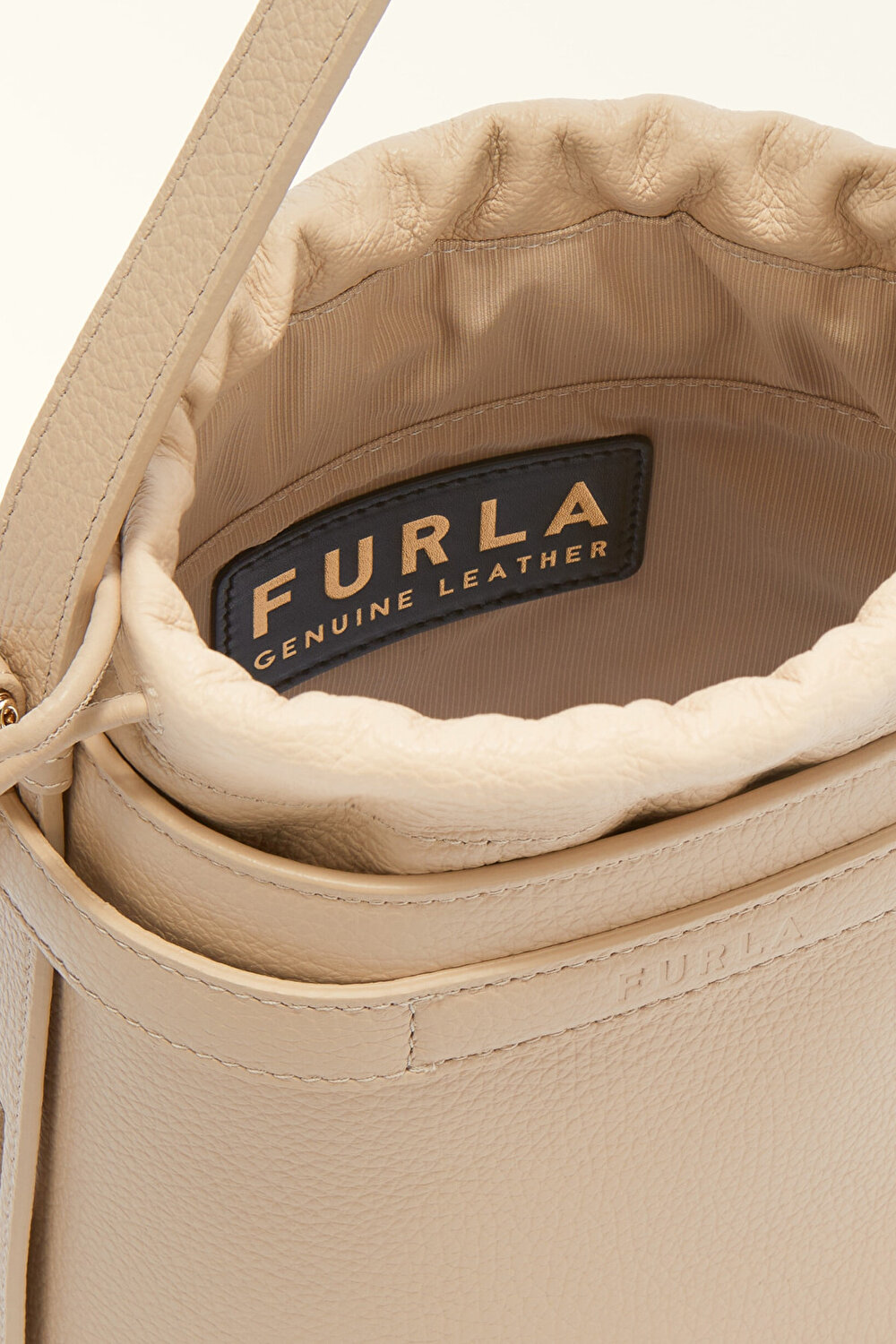 WB01131 FURLA GIOVE MINI BUCKET BAG