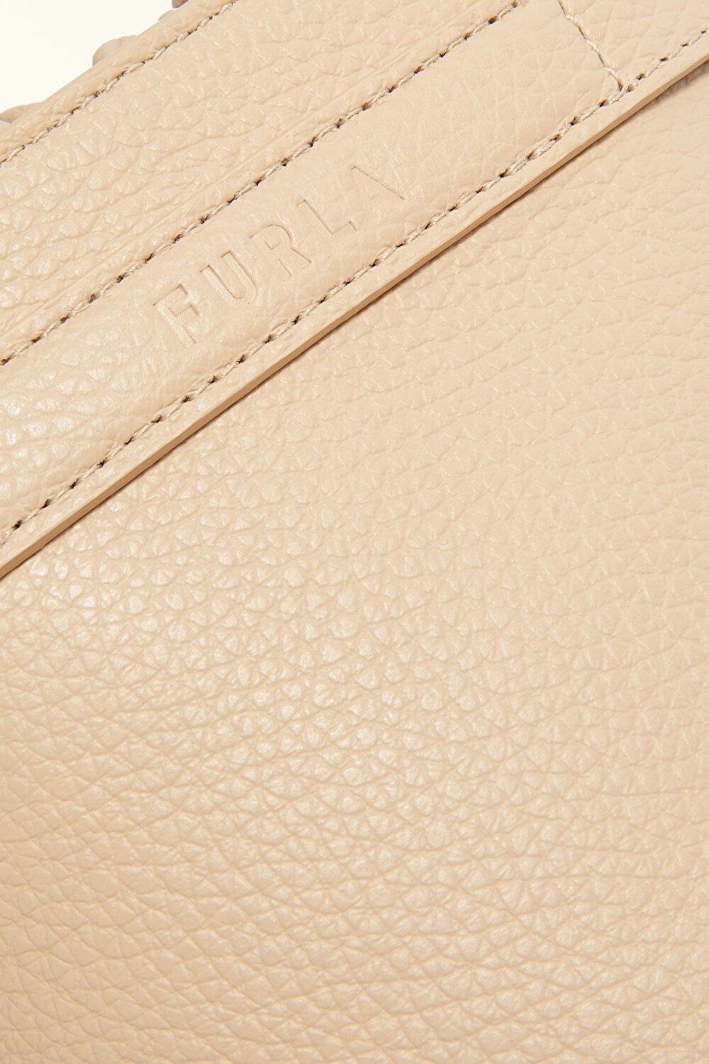 WB01131 FURLA GIOVE MINI BUCKET BAG