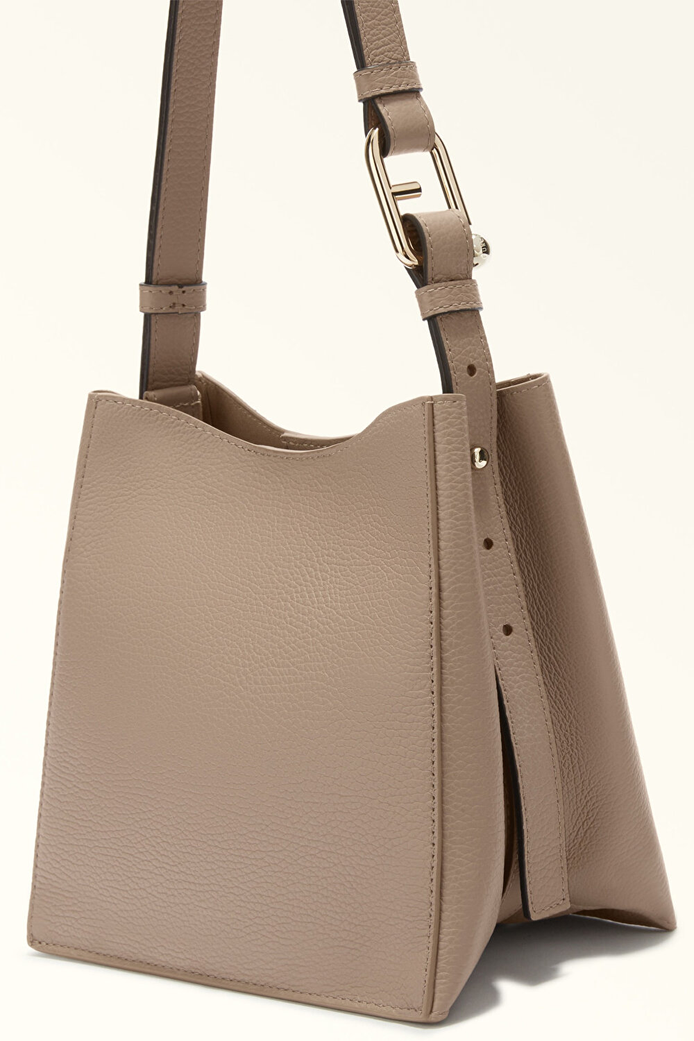 WB01373 FURLA NUVOLA MINI BUCKET BAG 2