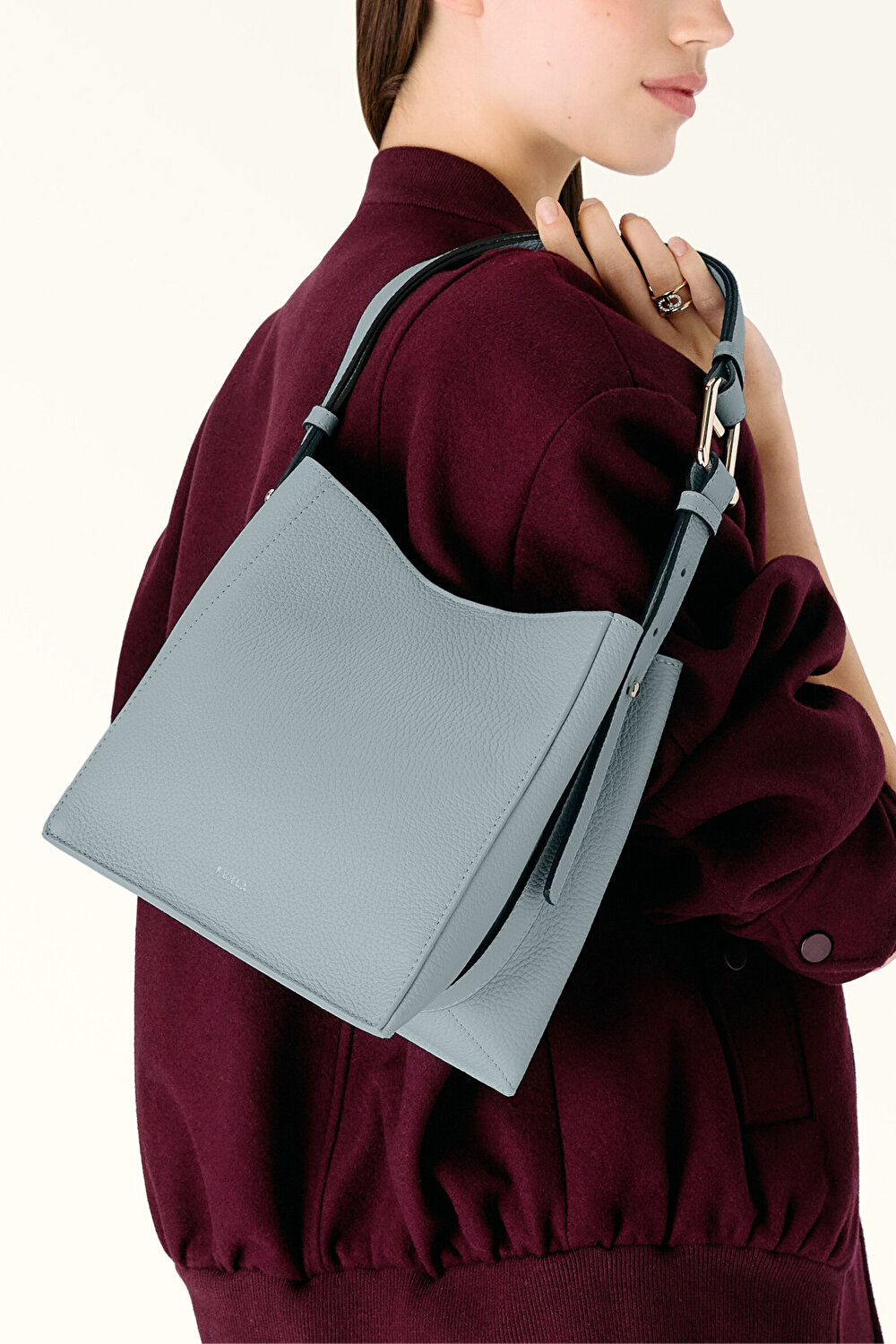 WB01373 FURLA NUVOLA MINI BUCKET BAG 2