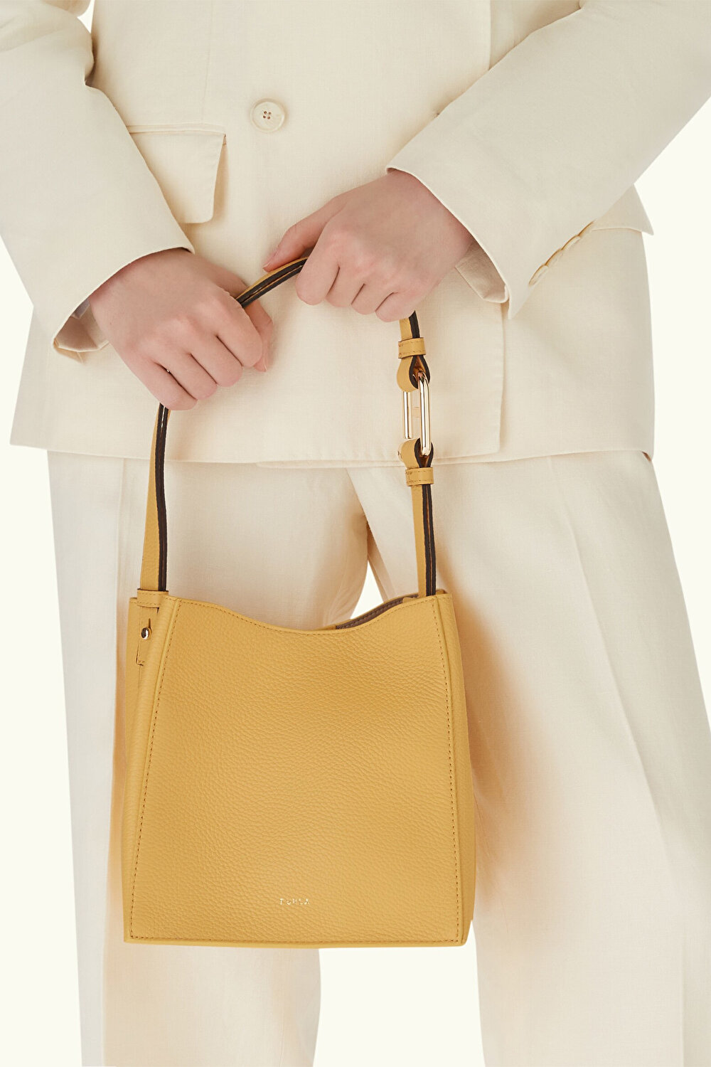 WB01373 FURLA NUVOLA MINI BUCKET BAG 2