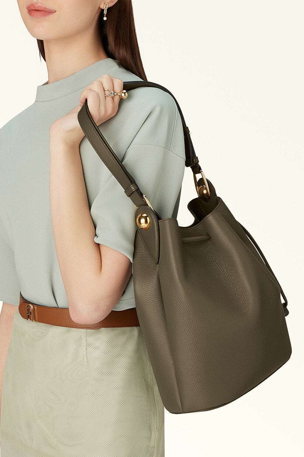 WB01449 FURLA SFERA S BUCKET BAG