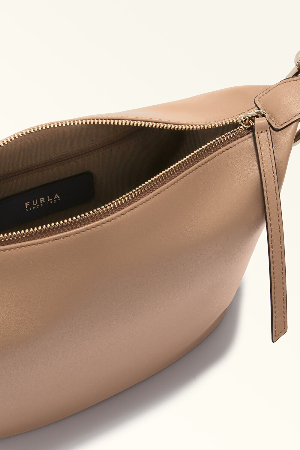 WB01656 FURLA NUVOLA M HOBO