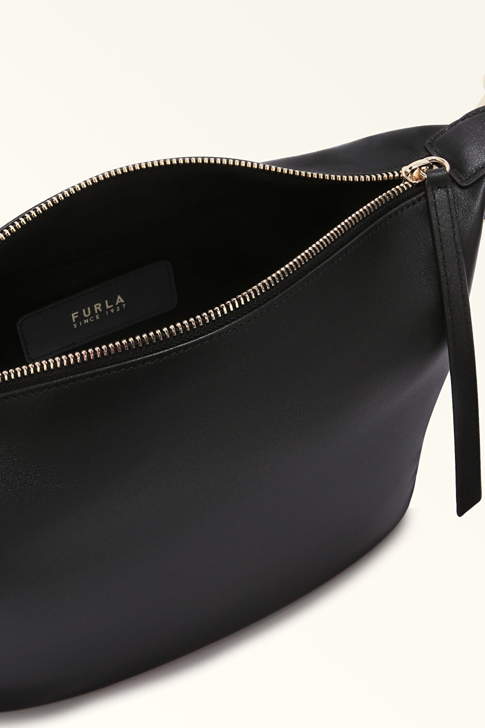 WB01656 FURLA NUVOLA M HOBO