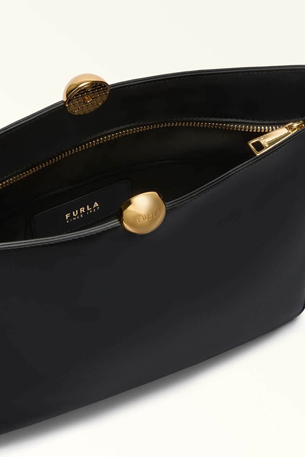 WB01661 FURLA SFERA SOFT M CLUTCH