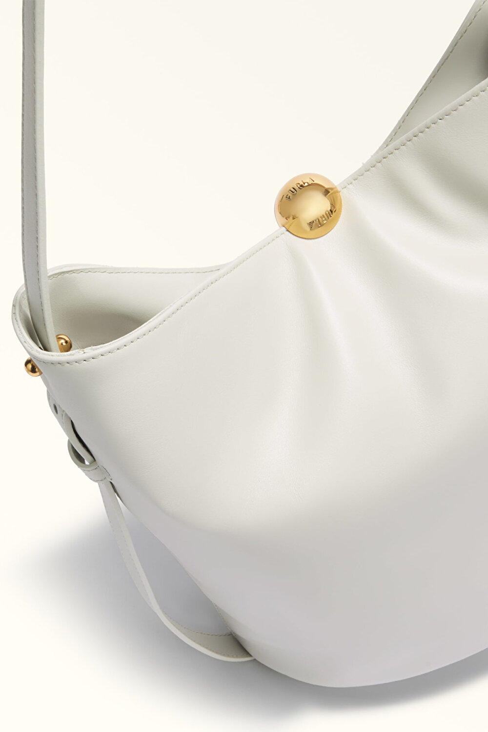WB01691 FURLA SFERA SOFT M BUCKET BAG