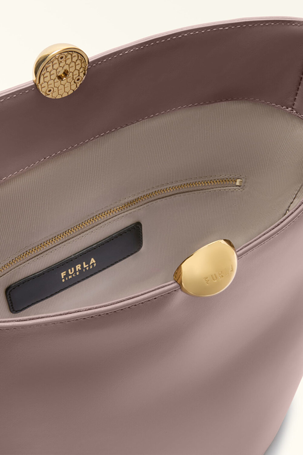 WB01691 FURLA SFERA SOFT M BUCKET BAG