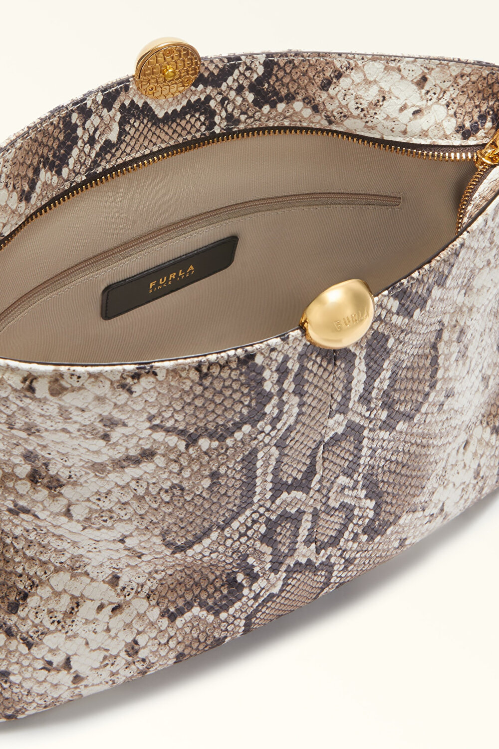 WB01703 FURLA SFERA SOFT M CLUTCH