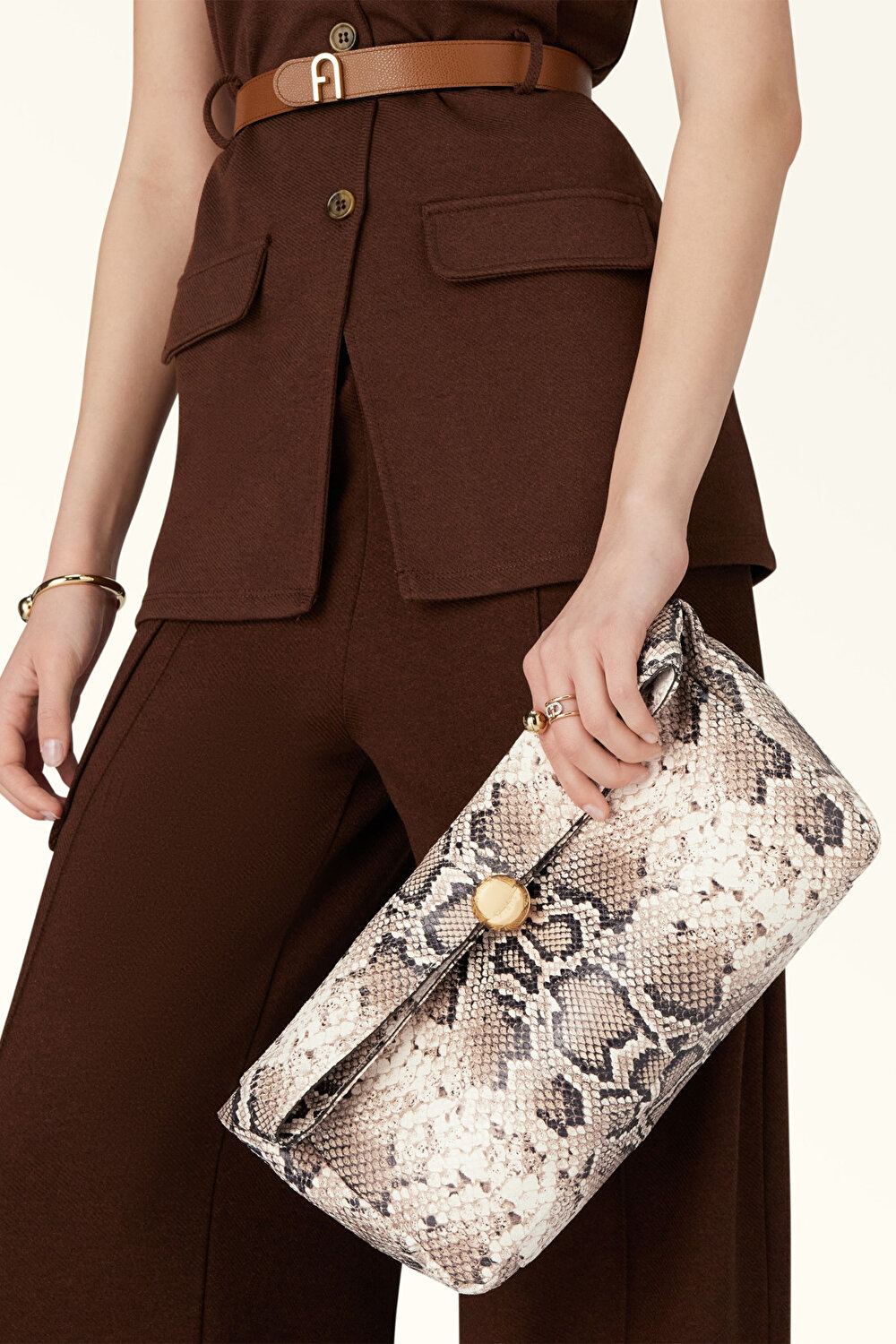 WB01703 FURLA SFERA SOFT M CLUTCH