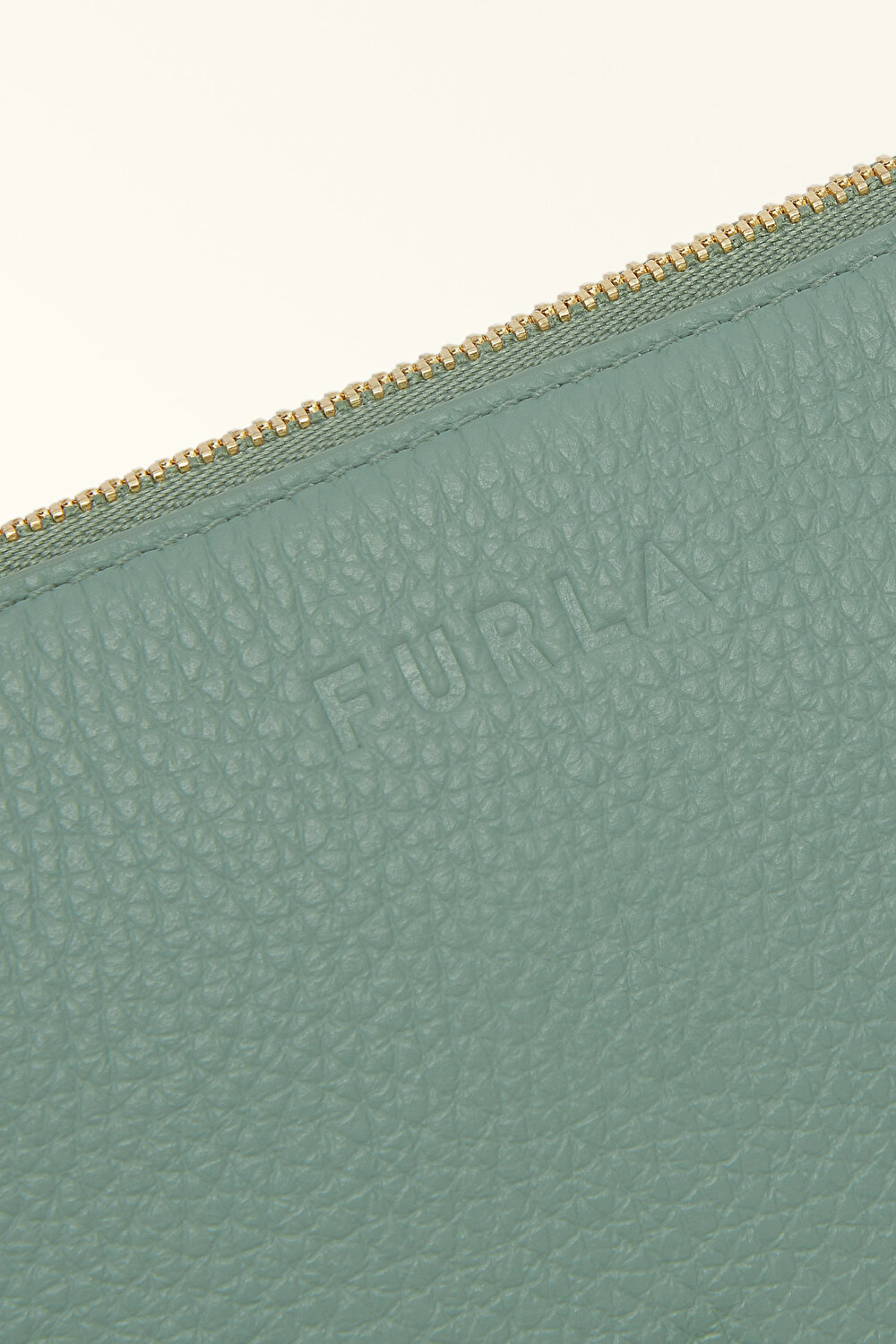 WE00585 FURLA OPPORTUNITY S POUCH