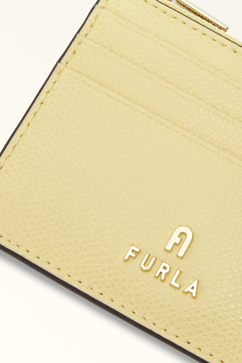 WP00388 FURLA CAMELIA S ZIPPED CARD CA