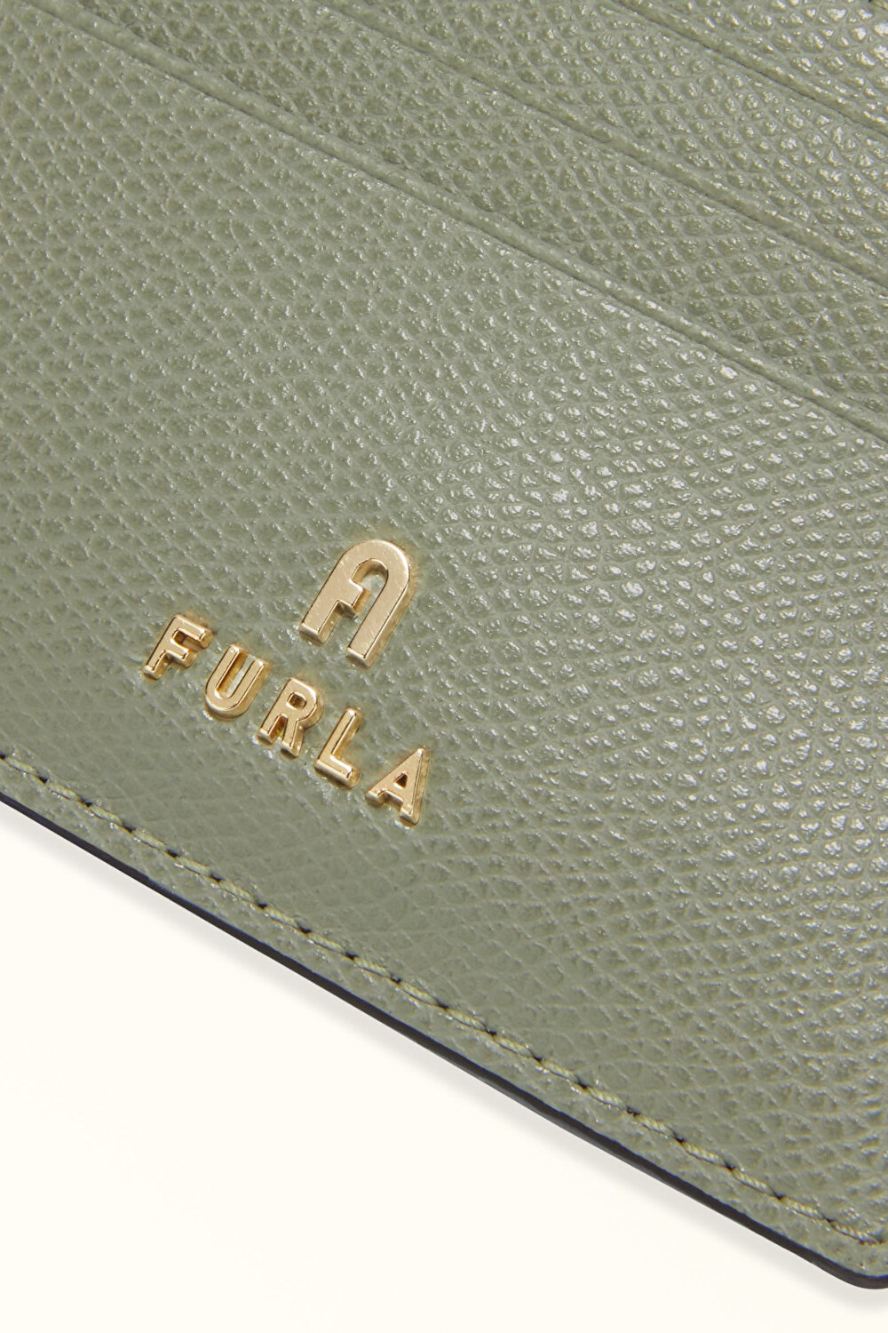 WP00388 FURLA CAMELIA S ZIPPED CARD CA