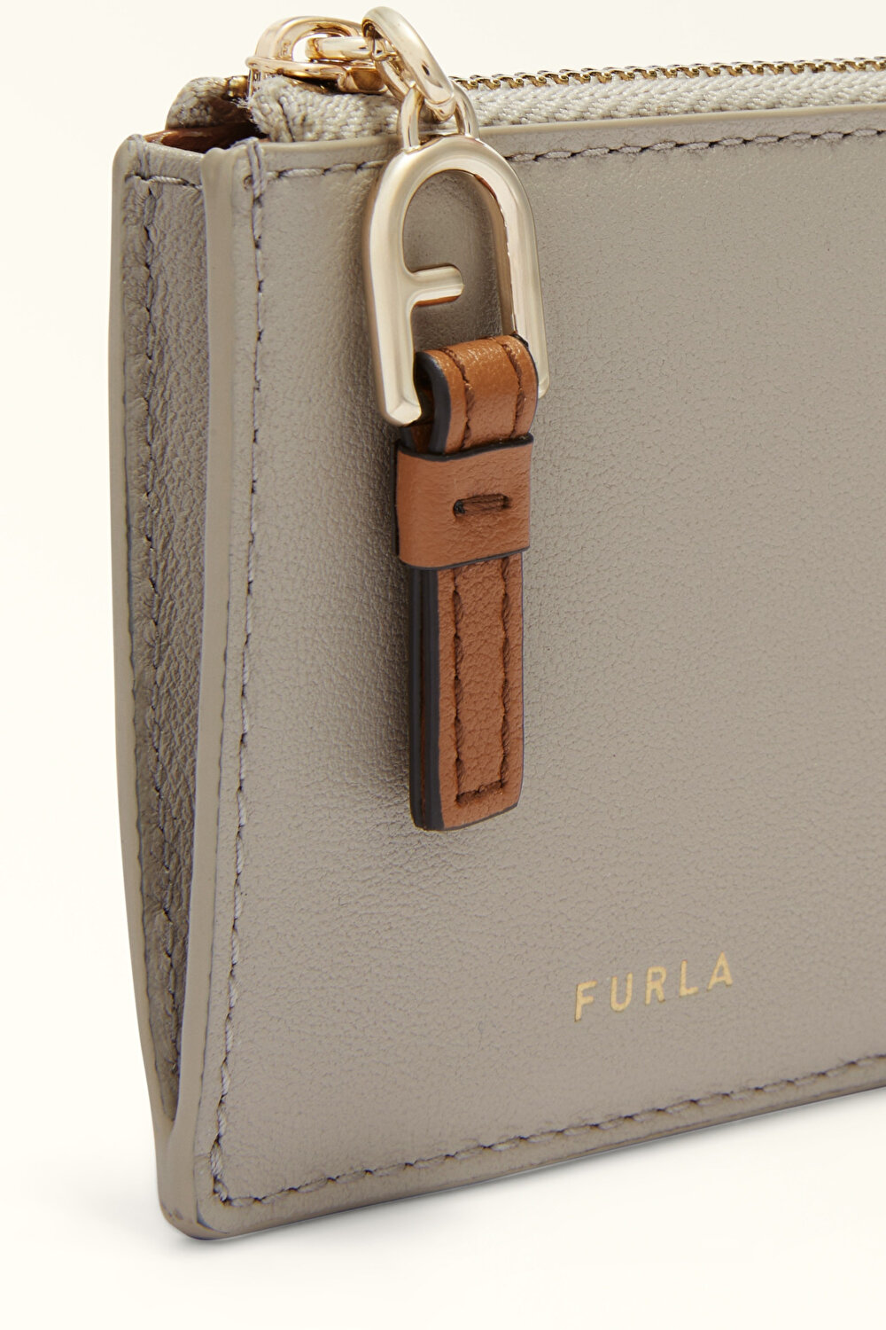 WP00449 FURLA NUVOLA M ZIPPED CARD CAS
