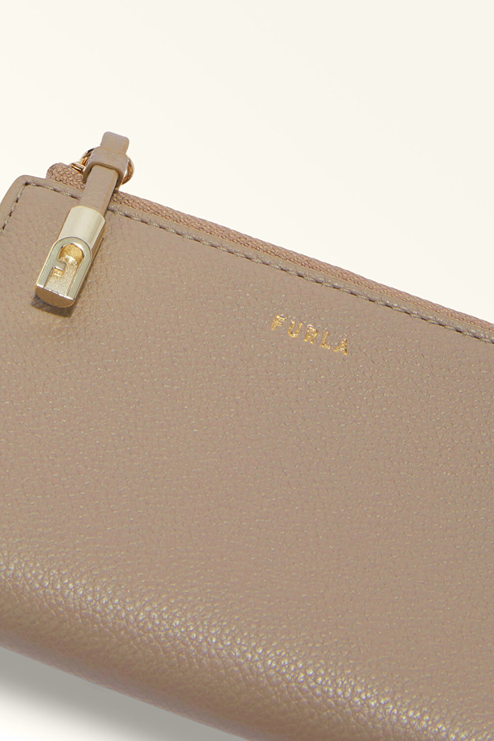 WP00470 FURLA GOCCIA M CARD CASE