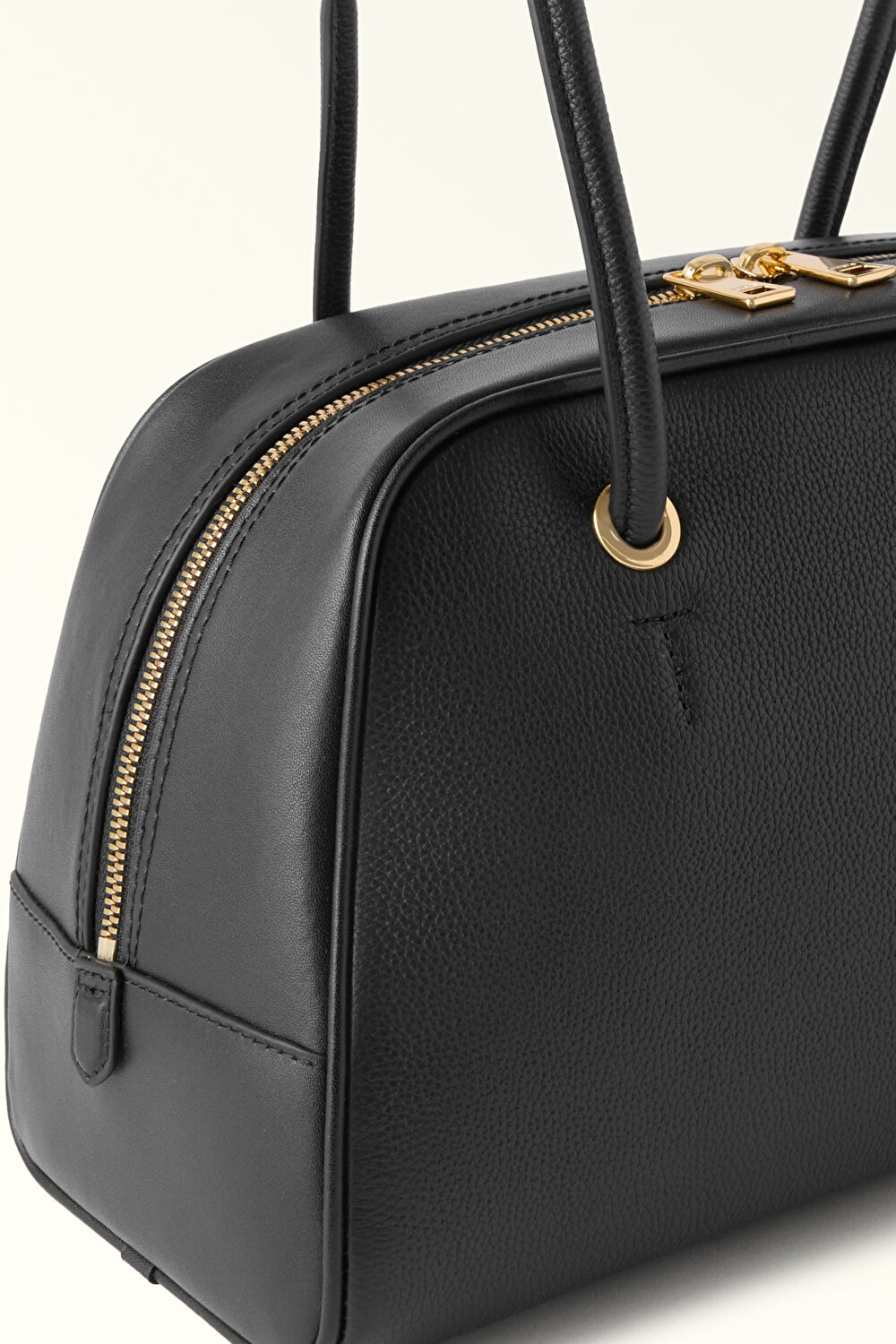 WB02109 FURLA POPPY M DOME