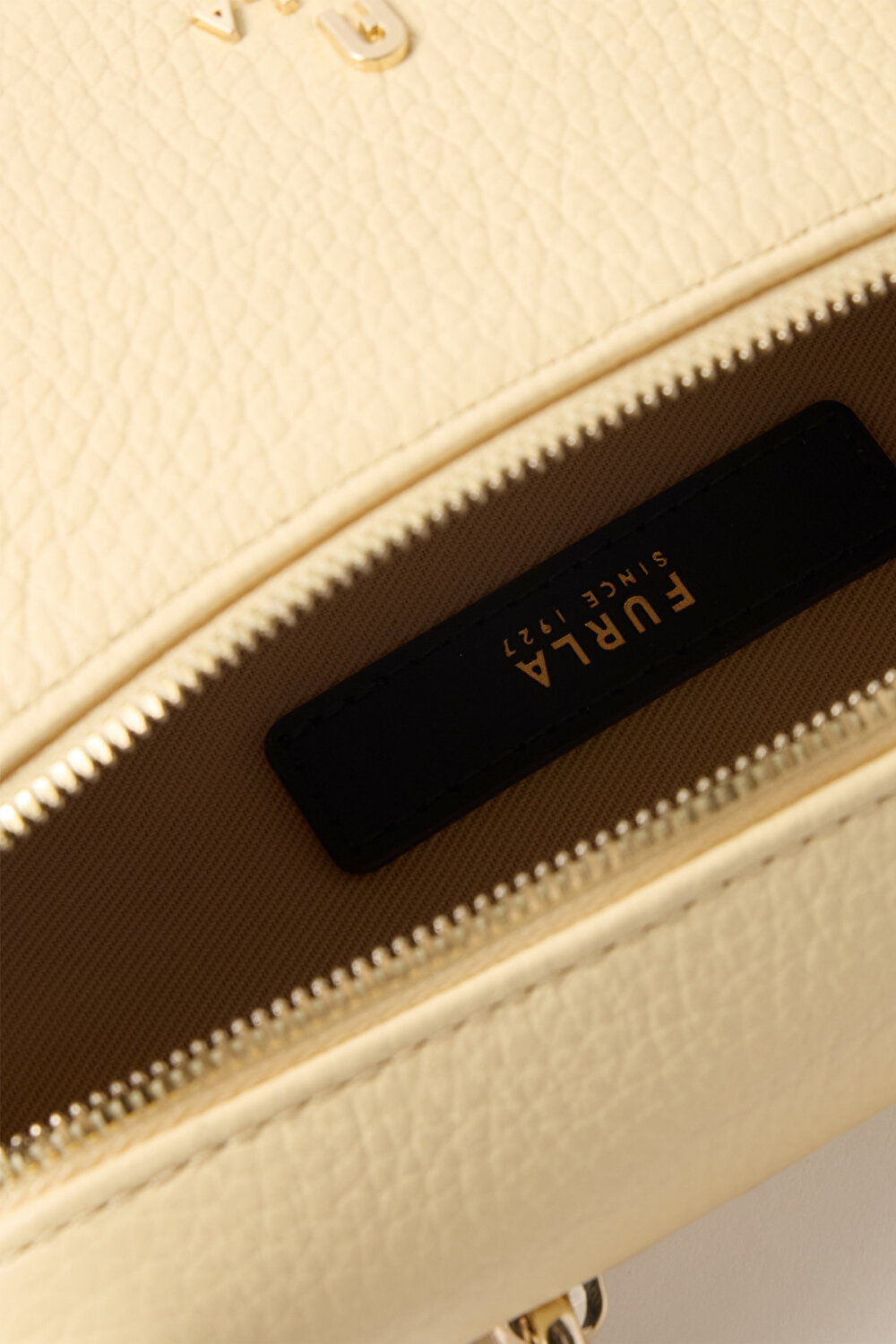 WE00625 FURLA CAMELIA MICRO VANITY CASE CROSSBODY