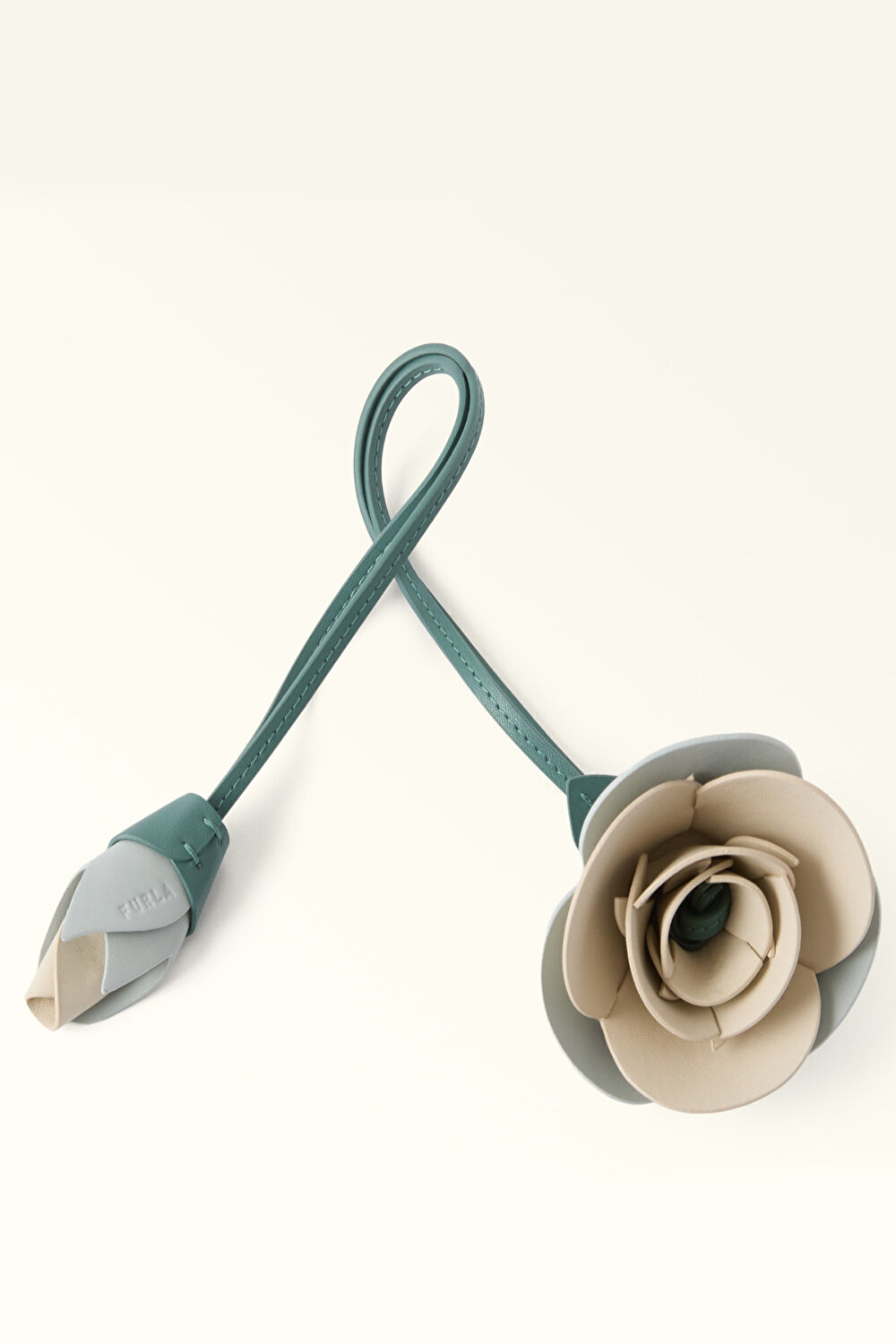 WK00436 ALLEGRA ROSE CHARM