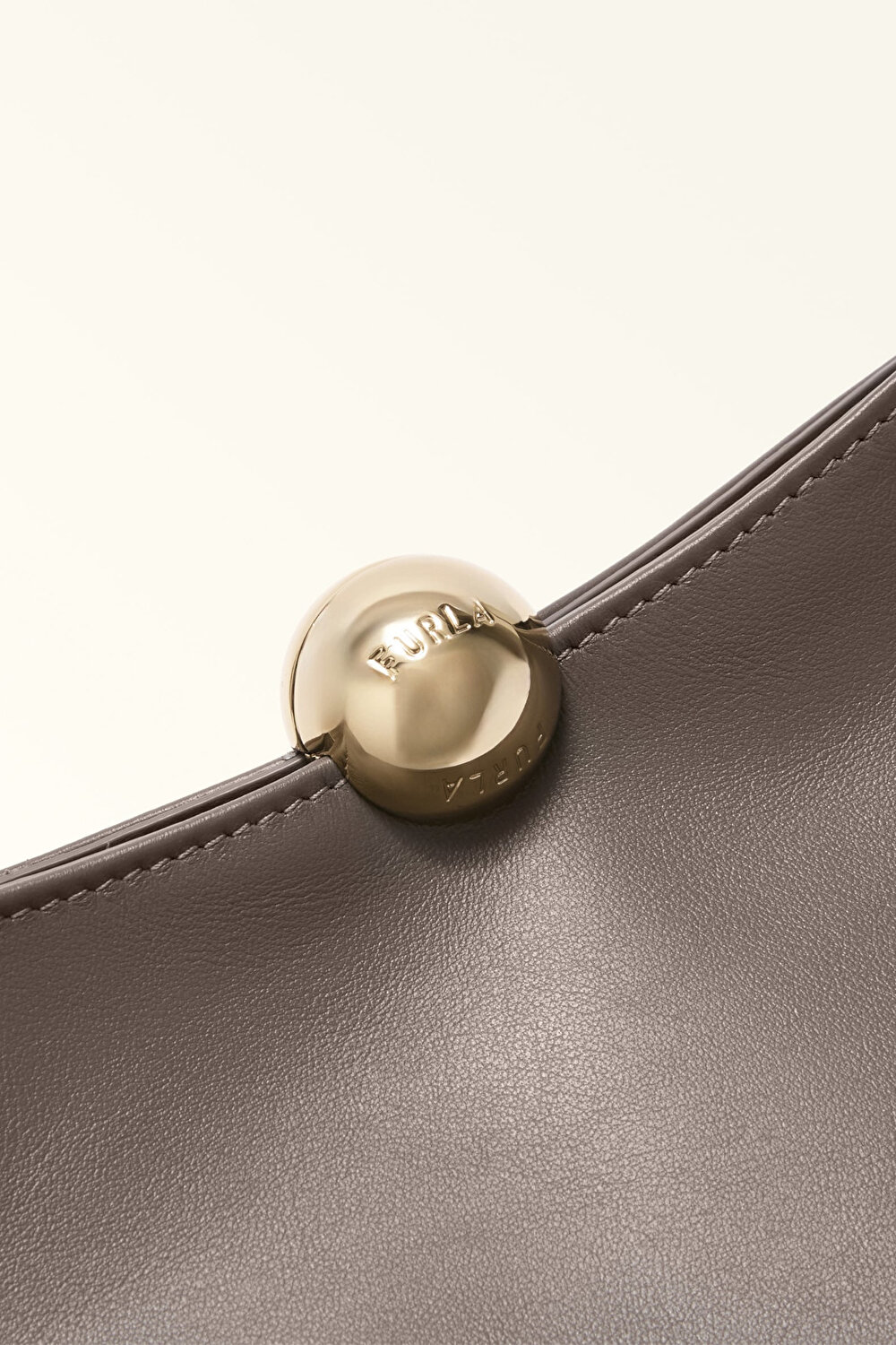 WB01403 FURLA SFERA SOFT M SHOULDER BAG