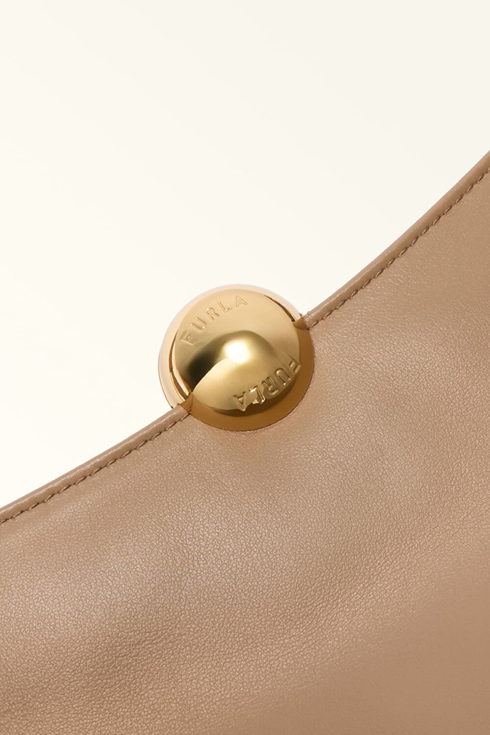 WB01403 FURLA SFERA SOFT M SHOULDER BAG