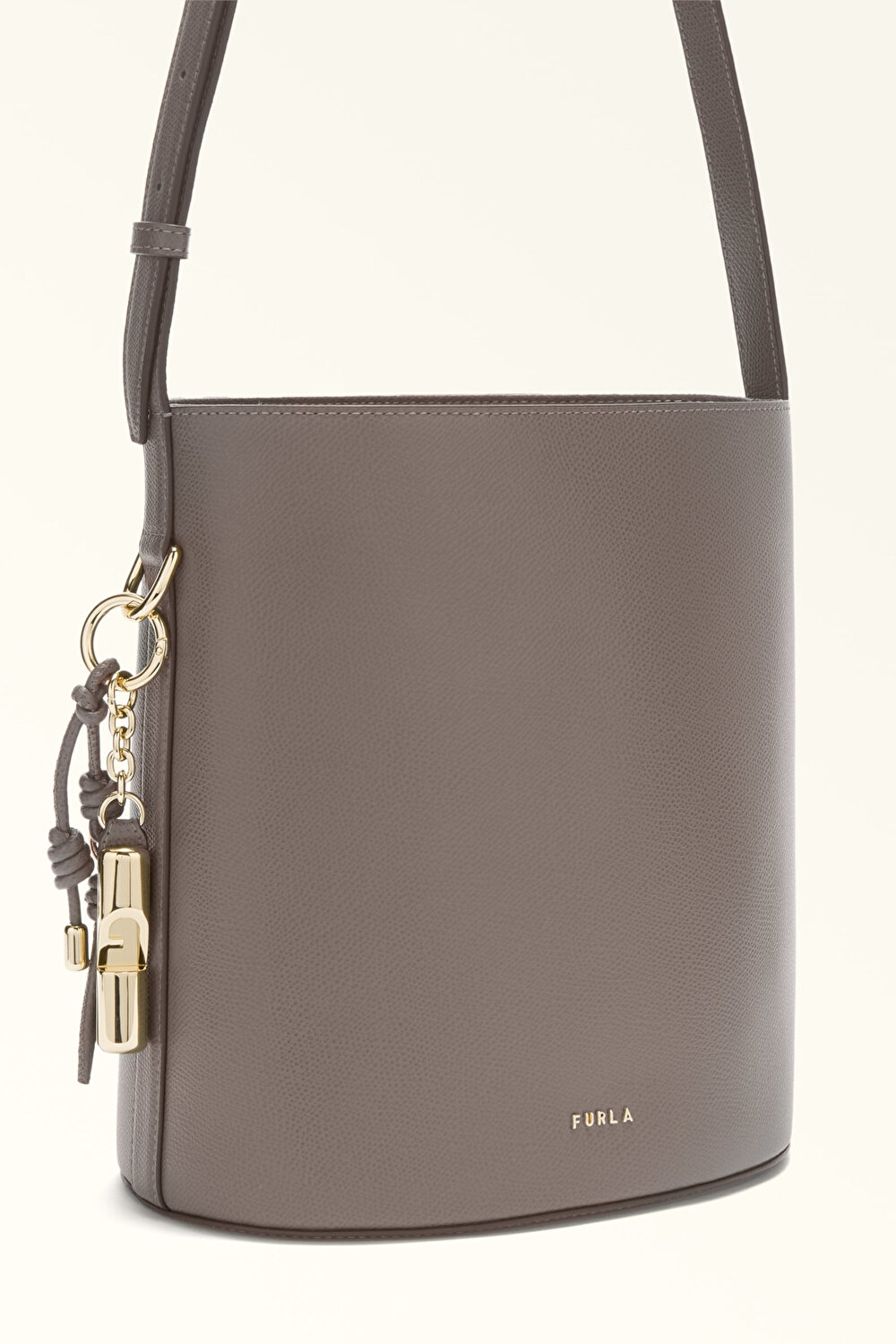 WB01875 FURLA ROXIE S BUCKET BAG