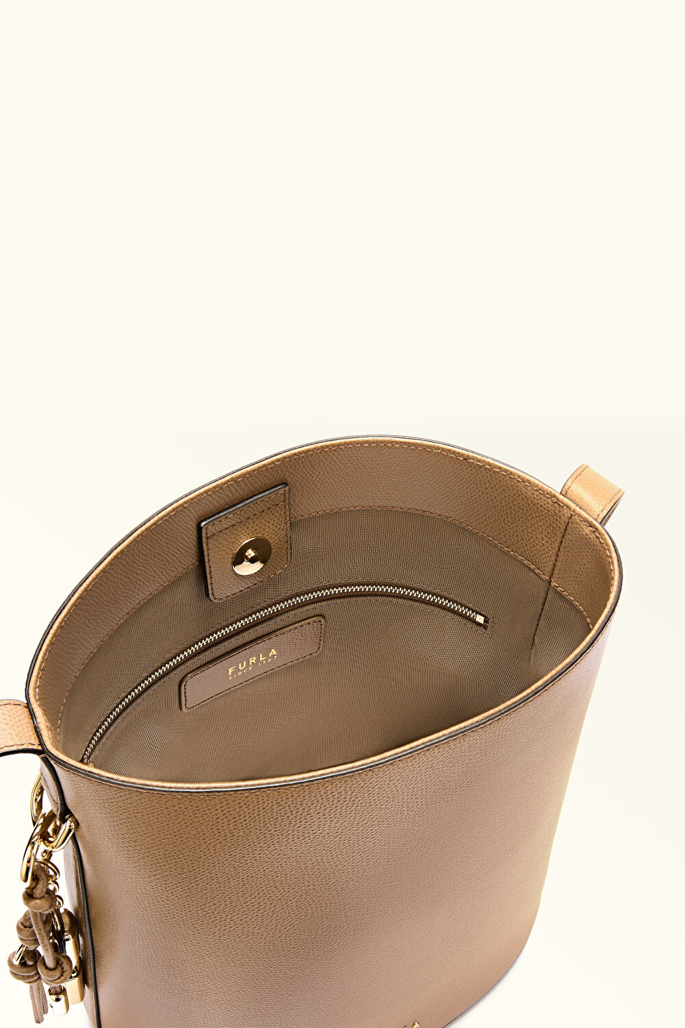 WB01875 FURLA ROXIE S BUCKET BAG