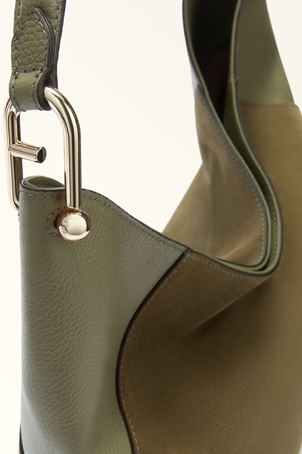 WB01876 FURLA LARA L HOBO