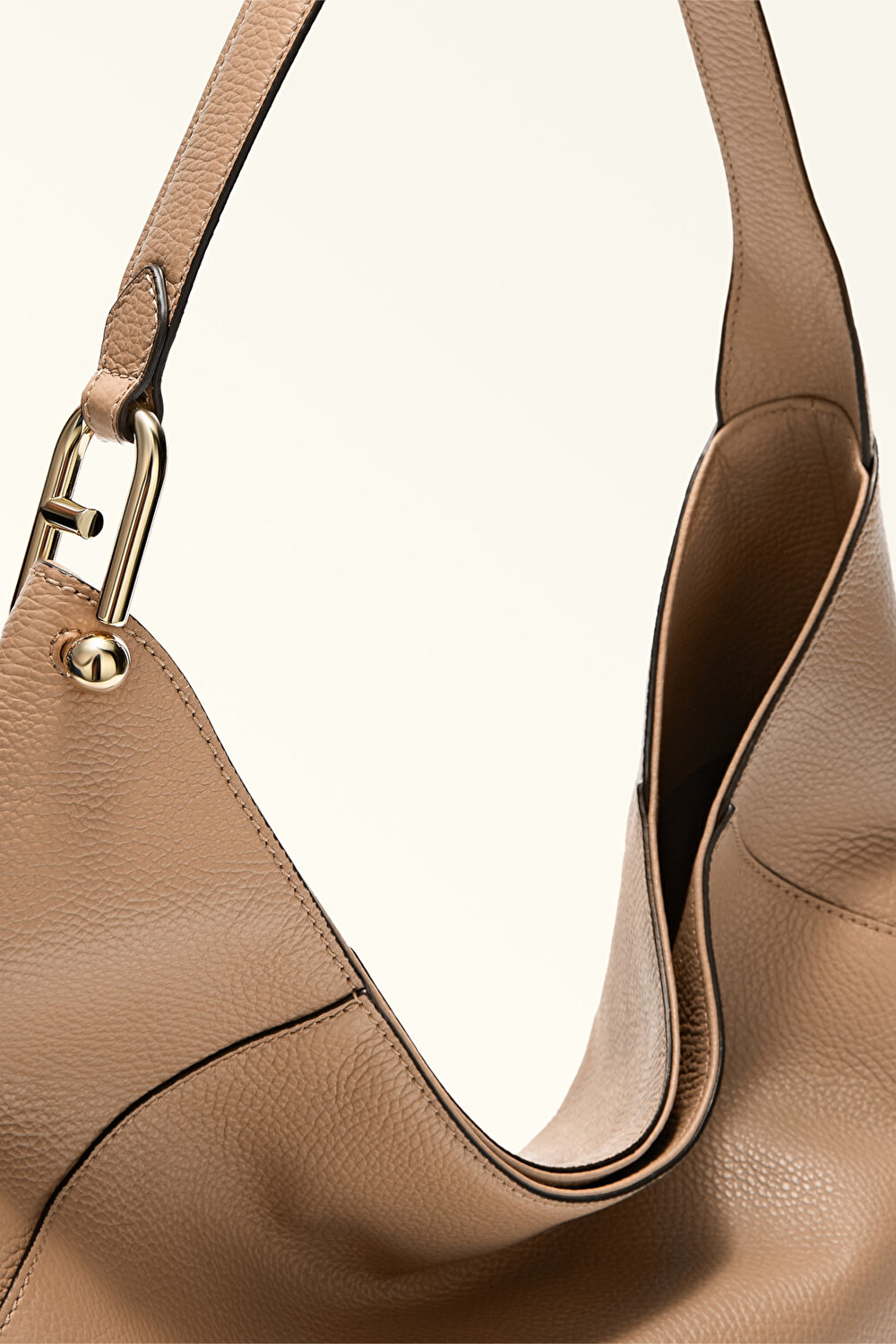 WB01876 FURLA LARA L HOBO