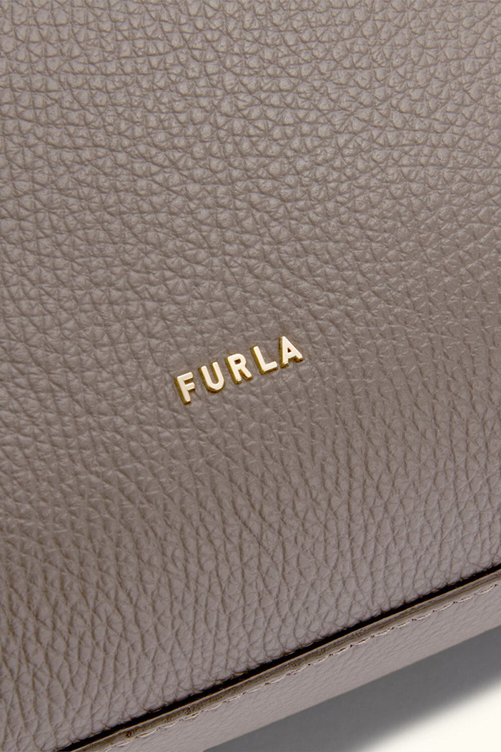 WB01900 FURLA LARA M HOBO