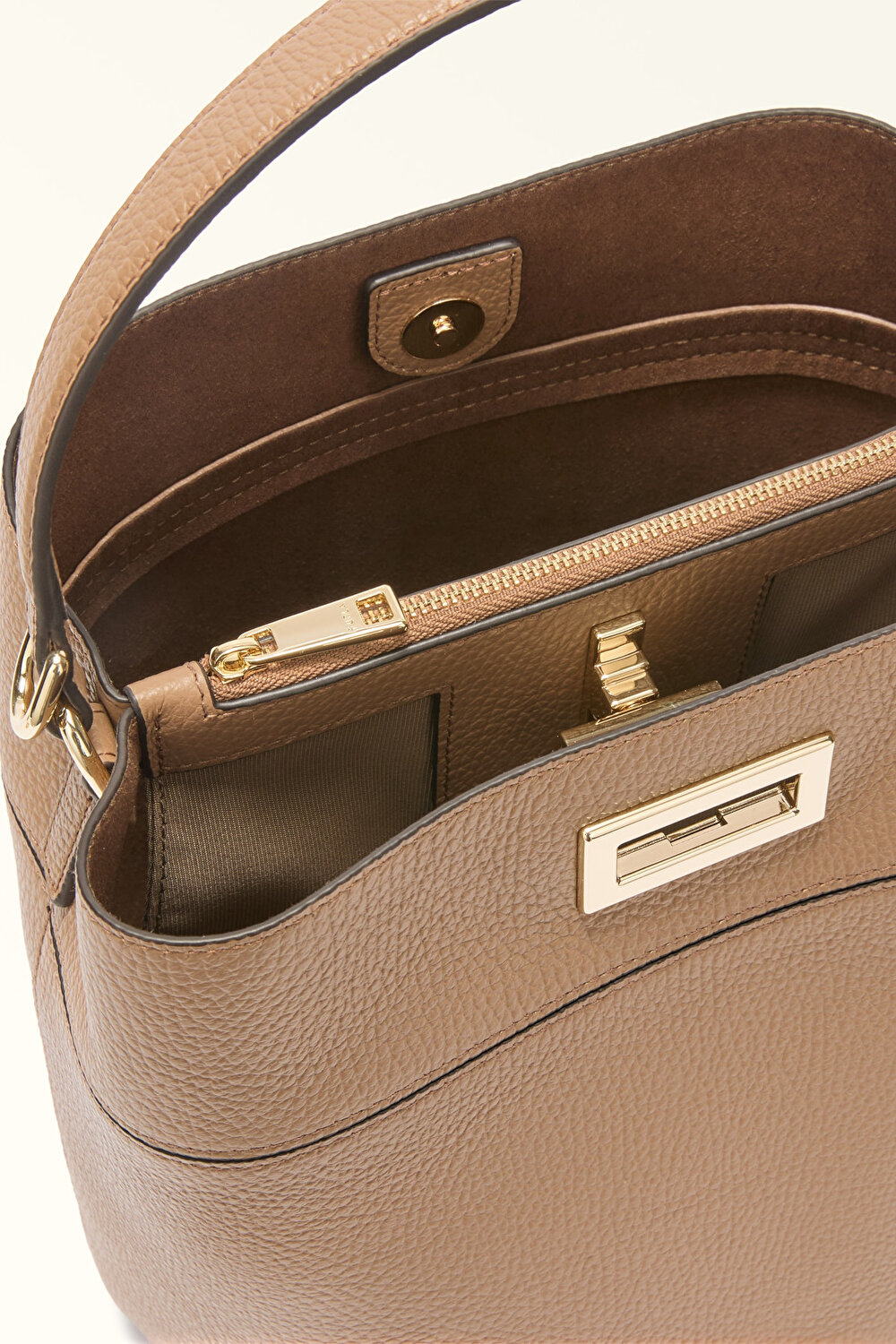 WB01953 FURLA AMELIA M BUCKET BAG