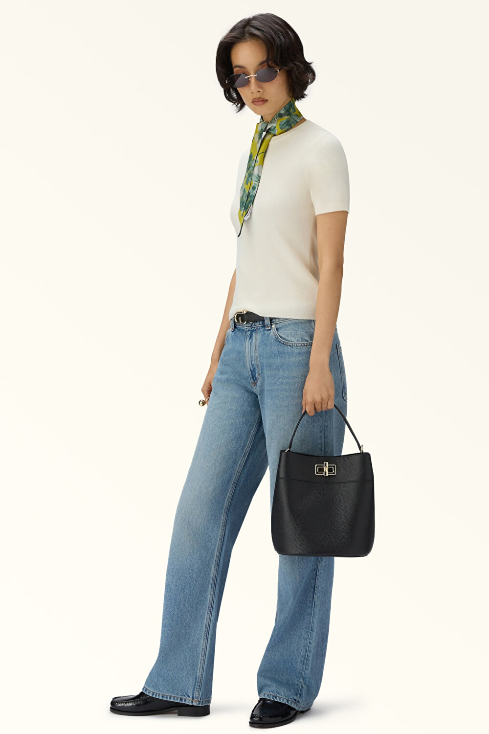 WB01953 FURLA AMELIA M BUCKET BAG