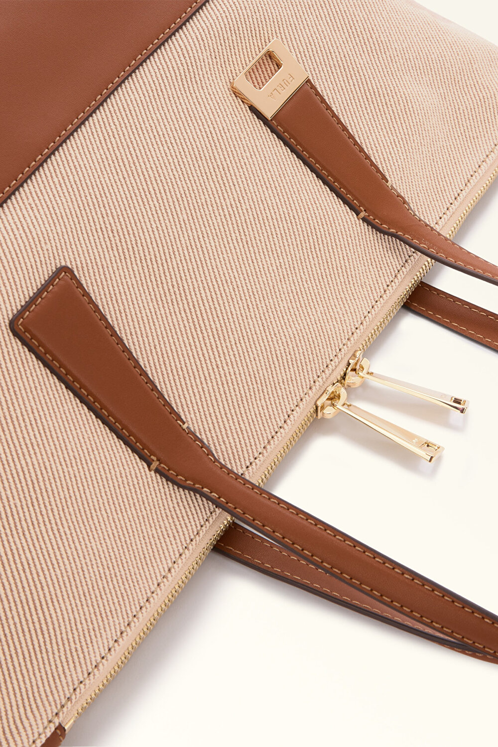 WB01977 FURLA OLIVIA M TOTE