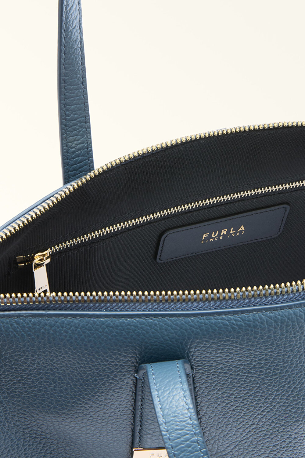 WB01977 FURLA OLIVIA M TOTE