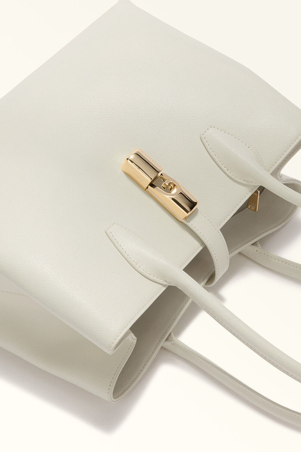 WB01978 FURLA GOCCIA M TOTE BASE 33