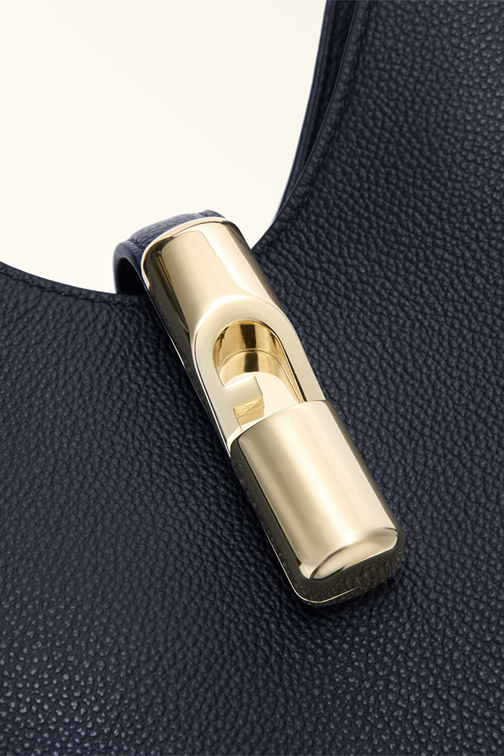 WB01979 FURLA GOCCIA S HOBO