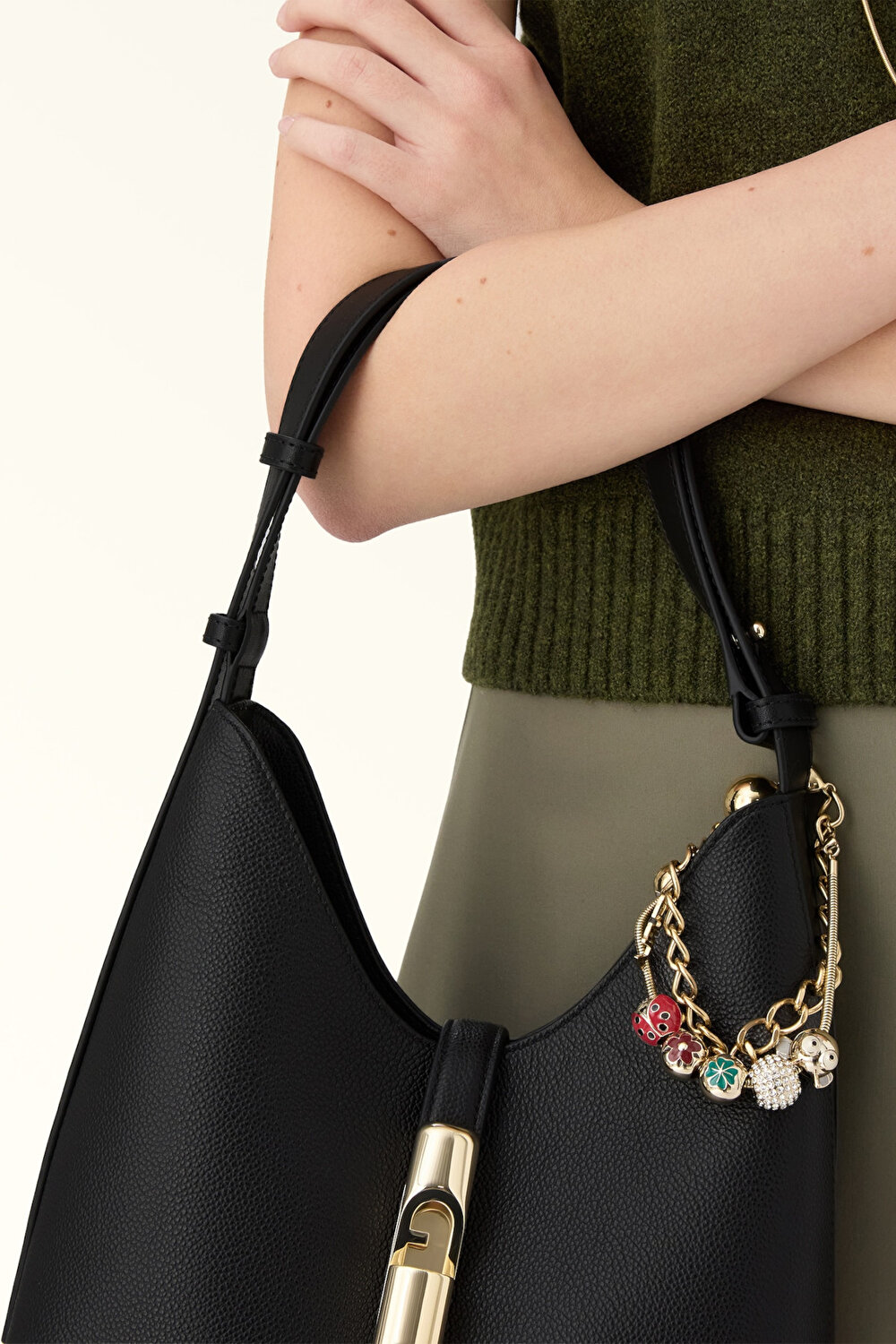 WB01979 FURLA GOCCIA S HOBO